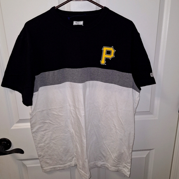 Tailgate Other - A Tailgate Pittsburgh Pirates/ Steelers short sleeve t-shirt in a Large